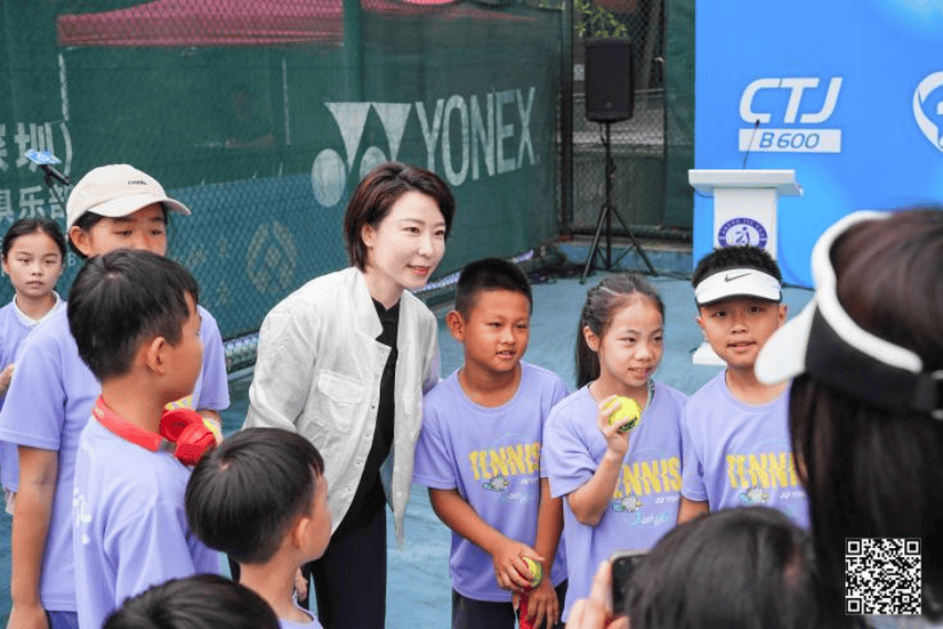 “郑洁杯”青少年网球巡回赛来了，首站深圳福田